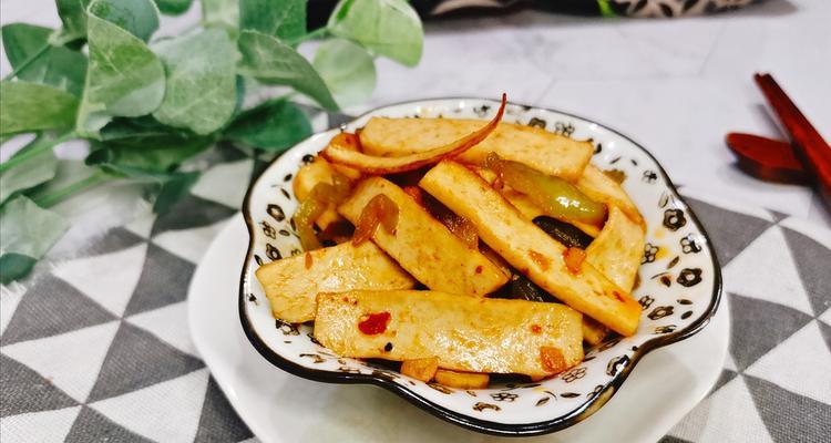 用豆腐干做出美味佳肴（传授美食达人的独家豆腐干烹饪秘籍）