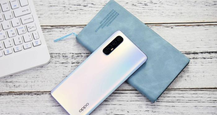 OPPOReno3Pro的轻薄手感如何？使用体验有哪些特点？